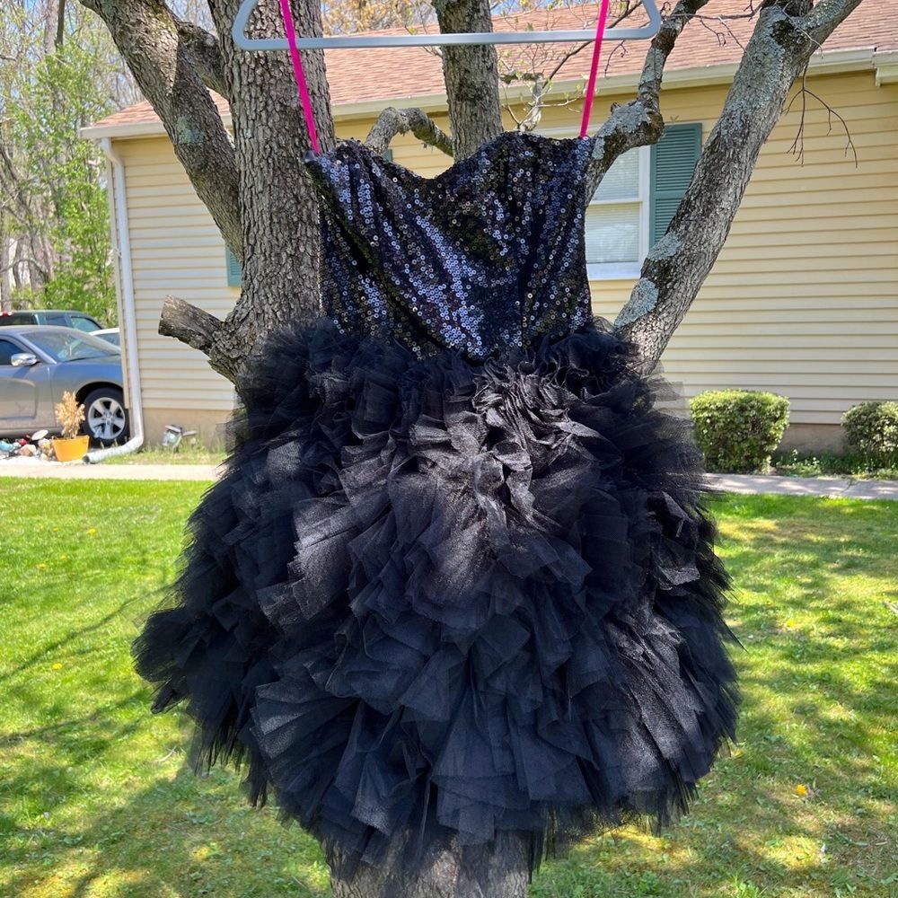 NWOT $598 Betsey Johnson Tallulah Sequin Bodice & Tulle Skirted Black Dress - Picture 3 of 15